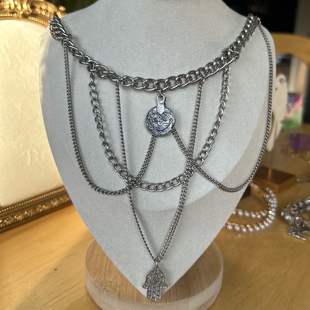 REALLY COOL!! Silver Layered Necklace